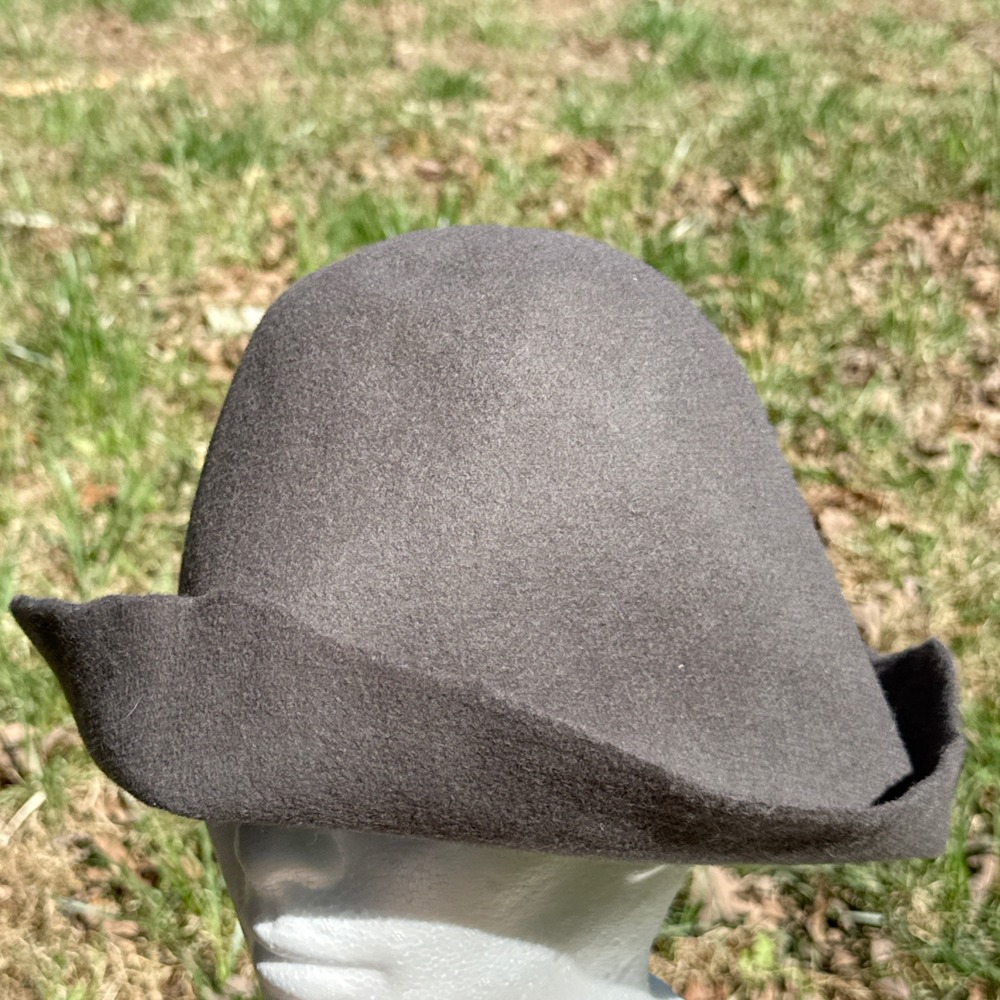 Maison De Soil Cloche Hat Felt Gray Wool Asymmetrical Wavy Brim Sculptural Japan
